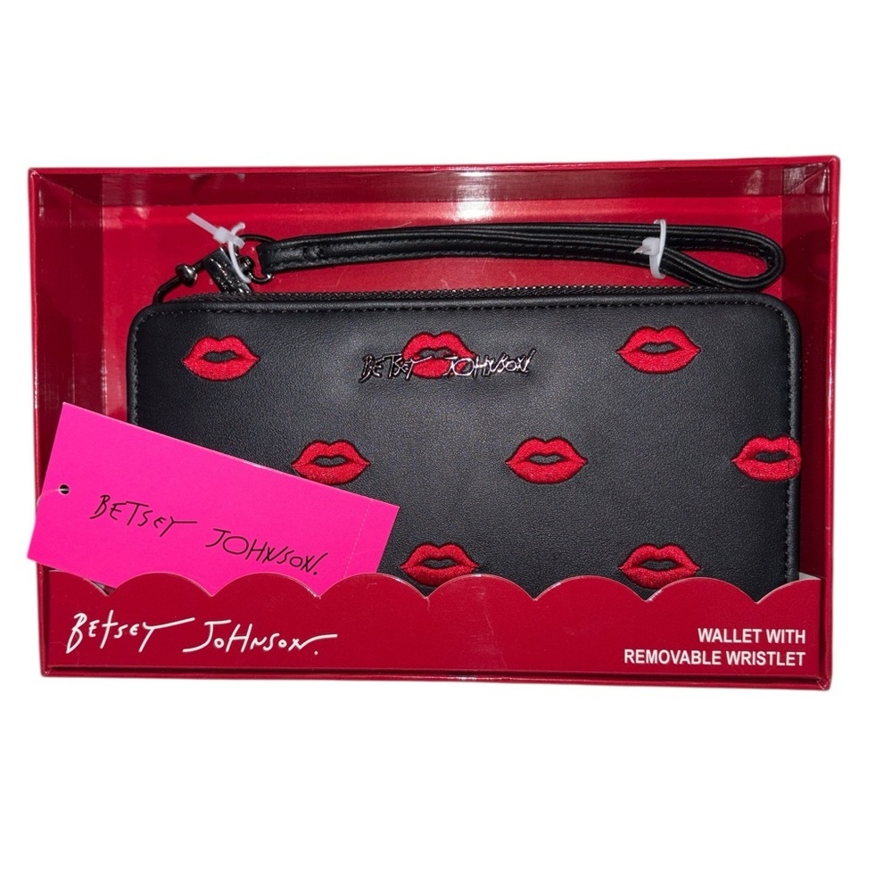 NWT Betsey Johnson Black Zip Wristlet
Wallet with Red Lip Embroidery